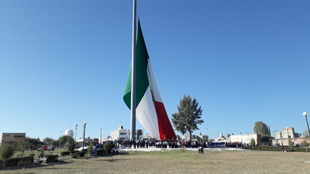 Semarnat frena Grito de Independencia en la Mega Bandera de México